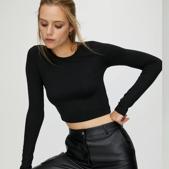 Aritzia Tops - Aritzia Wilfred Free Georgia Long Sleeve Cropped T-Shirt Sz Small